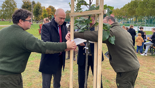 Commissioner for Fundamental Rights Gives Talk at Ceremonial Tree Planting